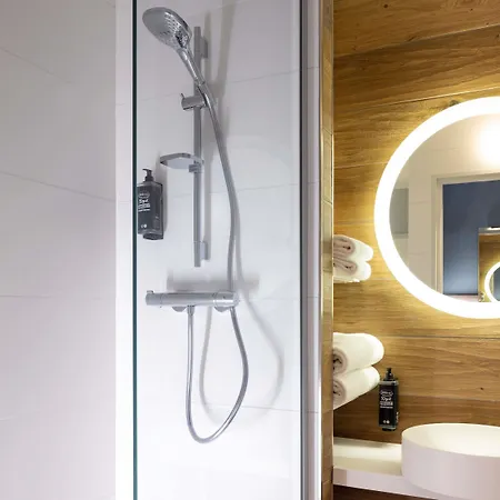 ホテル Ibis Styles Chamonix レ・ズッシュ